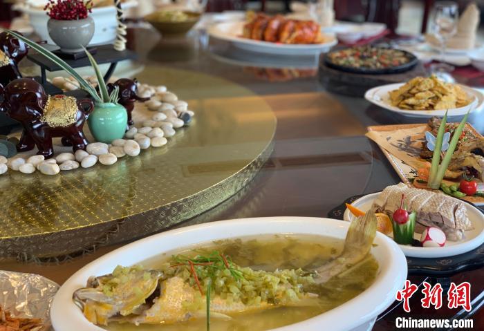 Z世代掀起海鲜热潮 亚韵宴引爆象山旅游经济