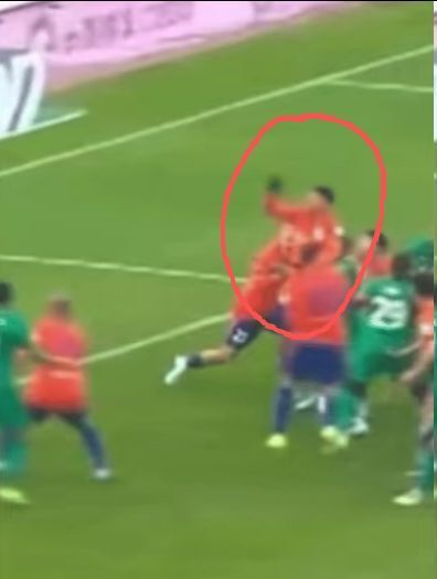 京鲁德比手球争议引热议，VAR未介入引质疑