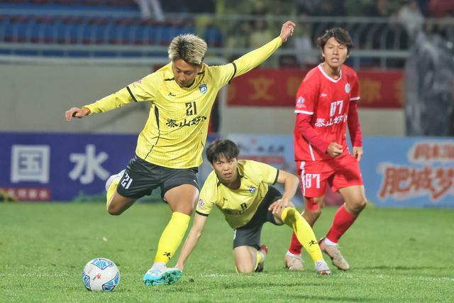 山东泰安队1-0力克湖南永州 首届CMG群众足球赛决