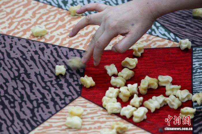 草原传统游戏沙嘎首次亮相民族体育盛会