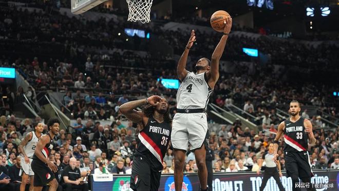 文班亚马脑震荡退赛马刺主场崩盘 系列赛战平开